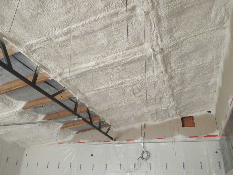 Ocieplanie PIANA PUR Izolacja Poddasza Pianka PUR Ocieplenie Dachu