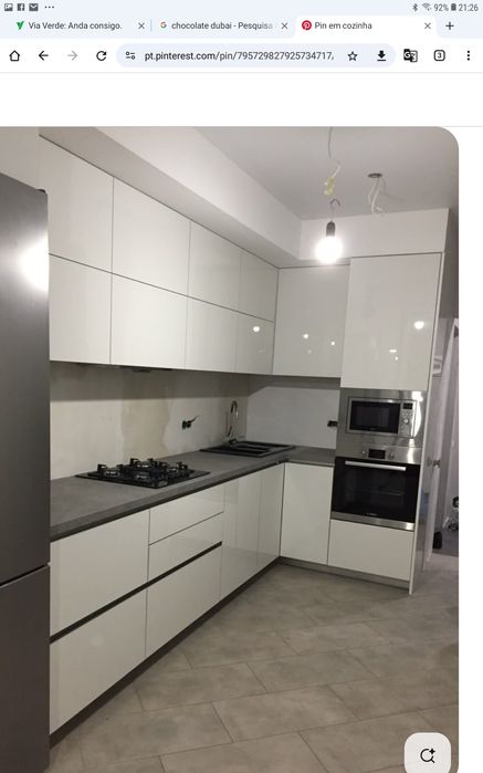 Faço cozinhas à medida e ao seu gosto