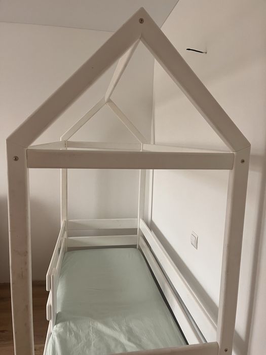 Дитяче ліжко будиночок