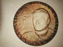 Jan Paweł II Pierwszy Polak Papierzem medal odlew z gipsu śr. 18 cm