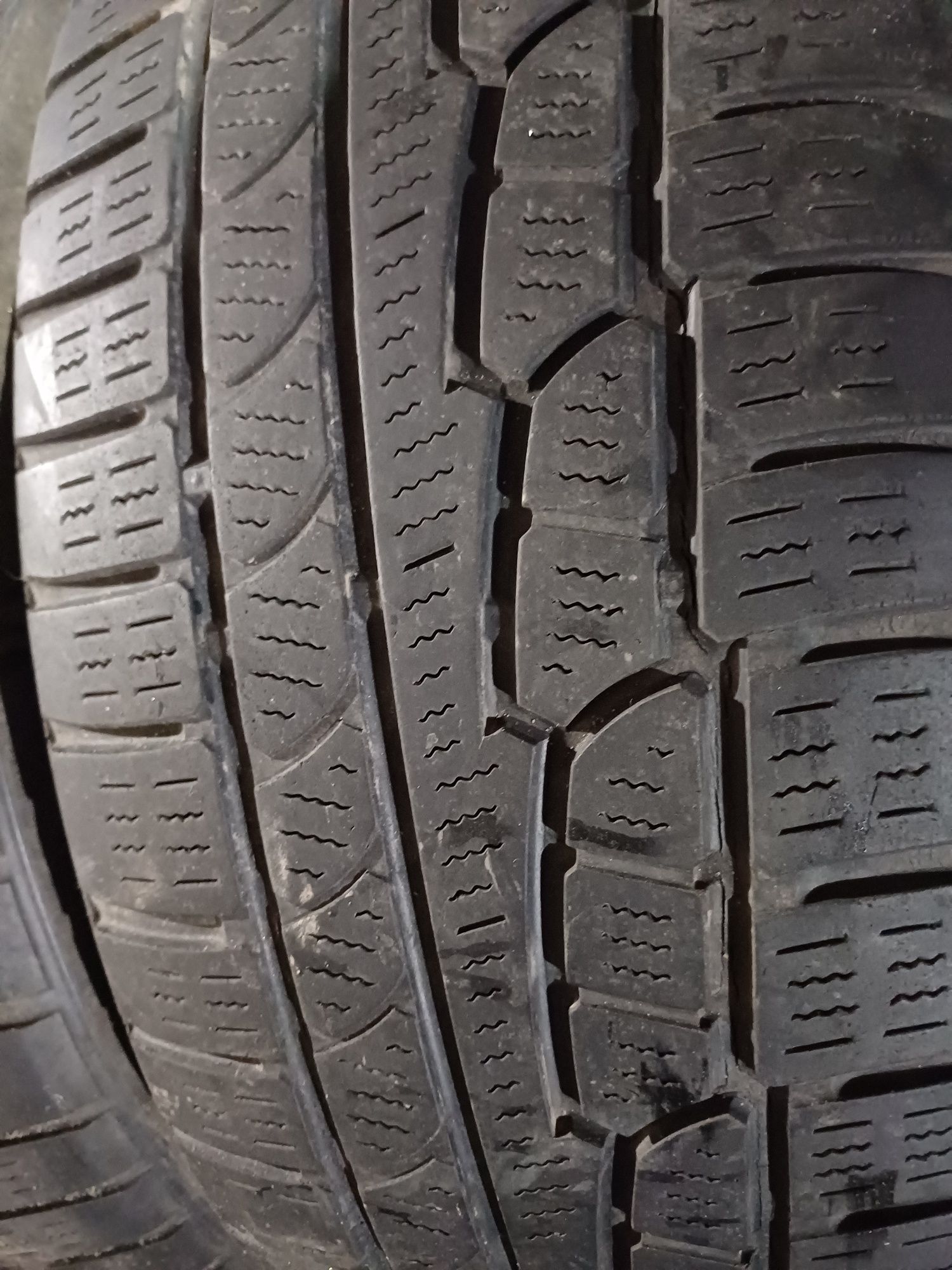 Nokian 235/65R17 Зима