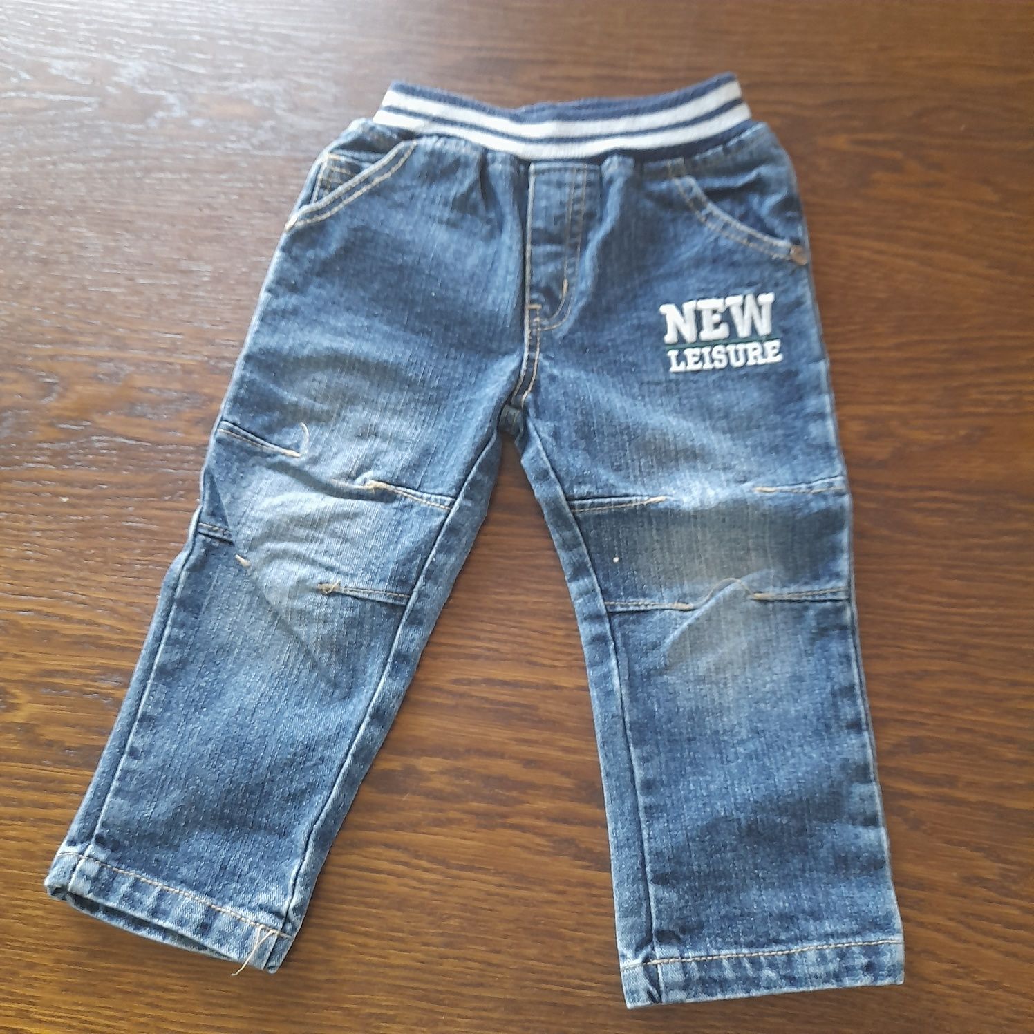 Paka/zestaw: 4 sztuki jeansów/ spodni (2 z szelkami) dla chłopca. Rozm