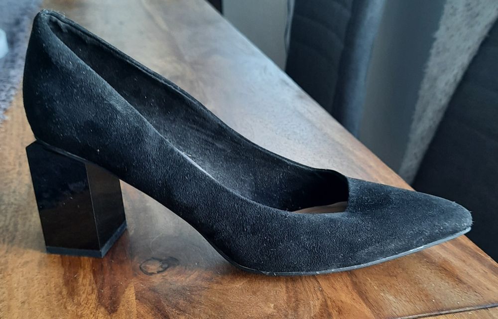 Buty zamszowe, czółenka Stradiwarius 39