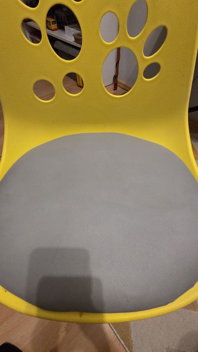 Krzesło dziecięce do biurka