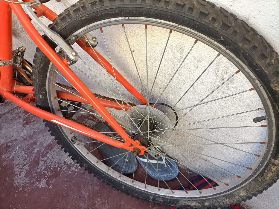 Bicicleta praticamente nova