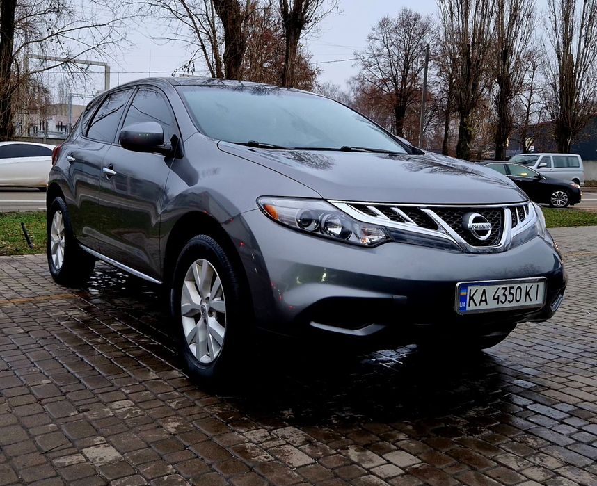 Автомобіль в ідеальному стані.