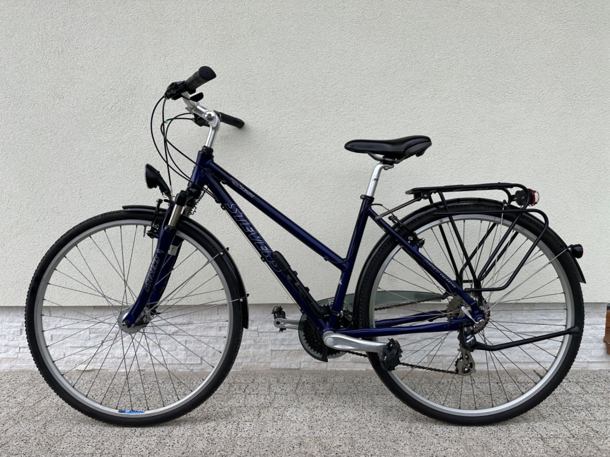Rower STEVENS - Trekking, koła 28, amortyzacja, aluminiowy
