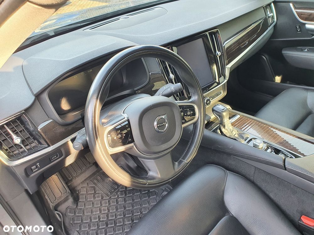 Volvo S90 sedan limuzyna T6 AWD