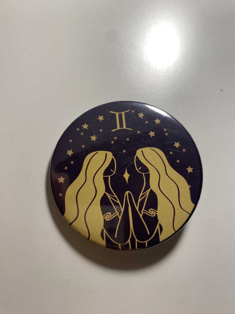Broszka przypinka ze znakiem zodiaku bliźnięta gemini zodiac