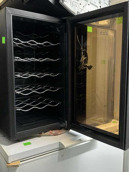Винний холодильник Baumatic