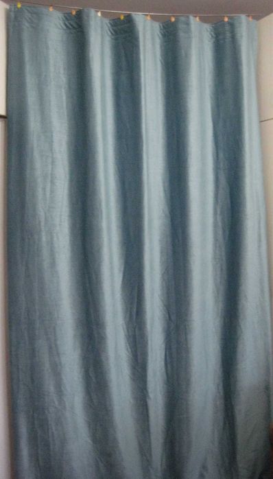 Продам штори на шторні стрічці.