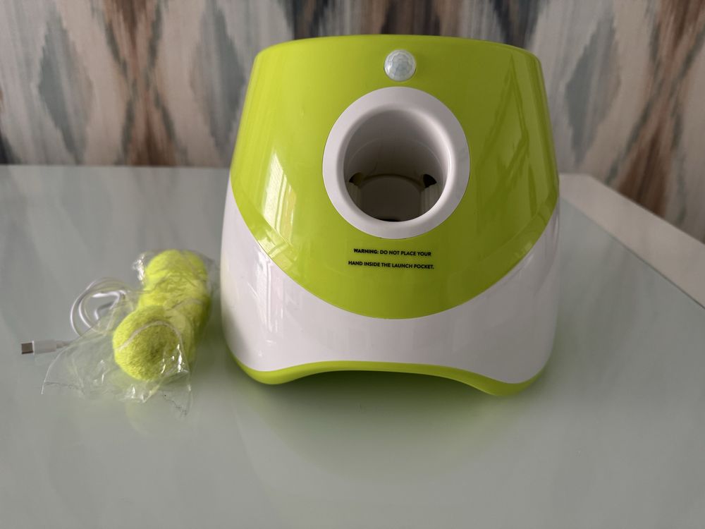 Atirador automático de bolas para cães novo