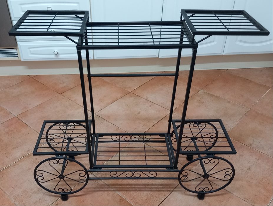 PEÇA DECORATIVA NOVA.CARRINHO PARA PLANTAS.Sala,Quarto,Cozinha,Varanda