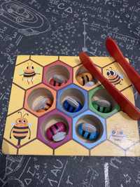 Montessori motoryka mała ręki pszczółki z pensetą