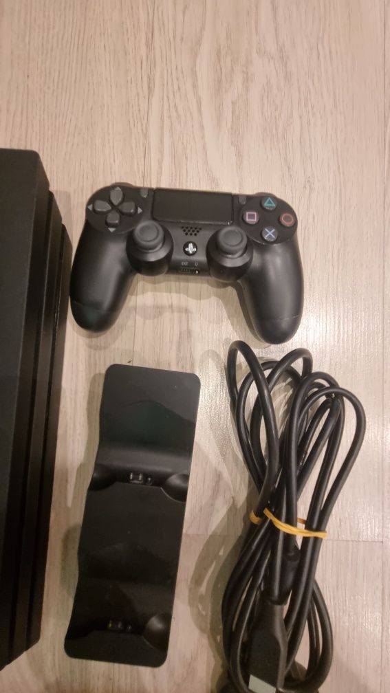 Ps4 Pro Komplet Polecam