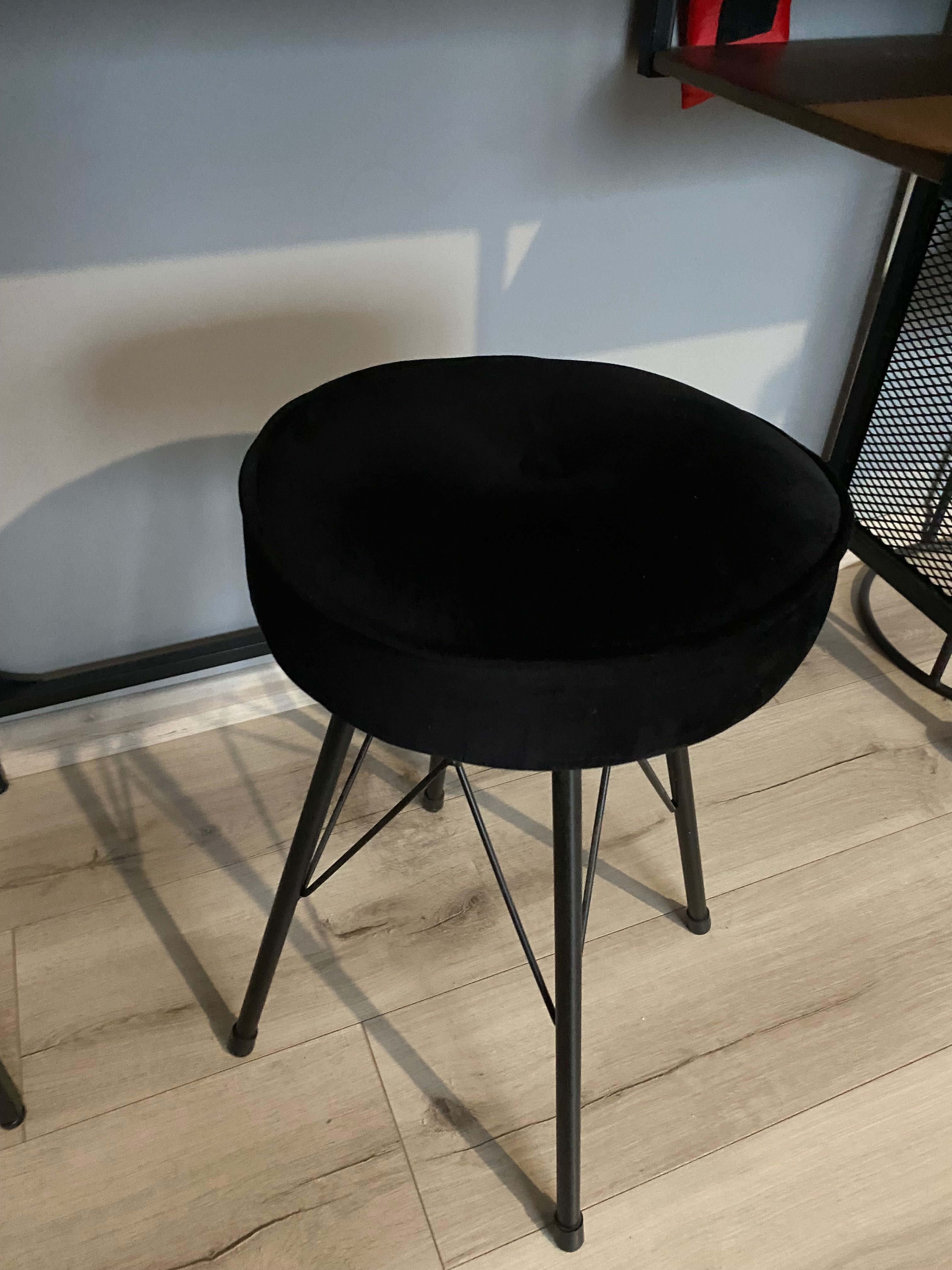 Ikea Stolik na laptop / biurko / toaletka