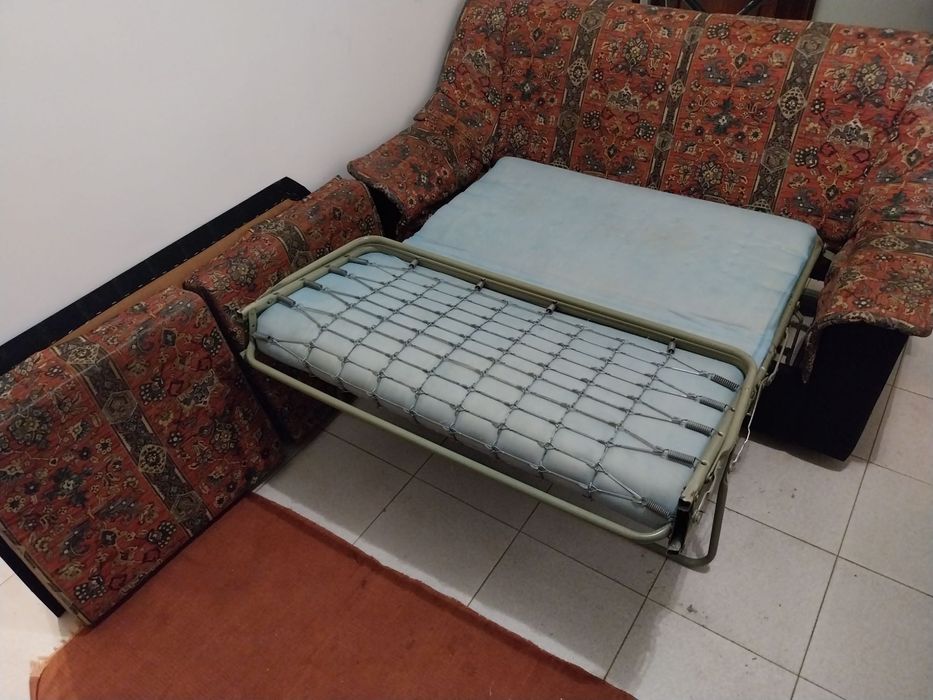 Sofá-Cama com dois cadeirões