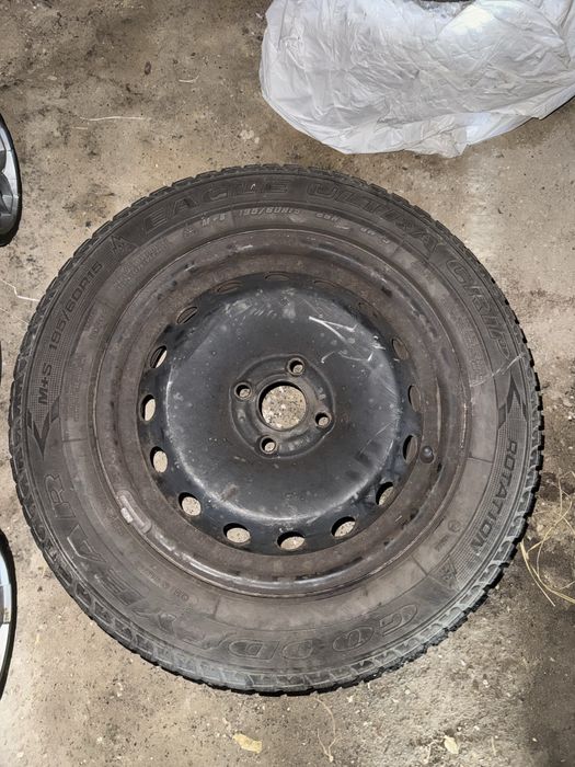 Opony zimowe 195/60 15”