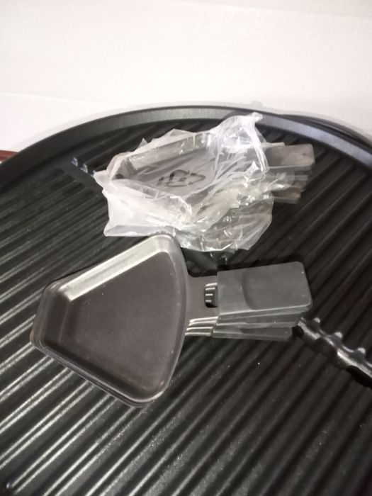 Grill elektryczny z podstawa na taras balkon
 
Grill elektryczny z pod