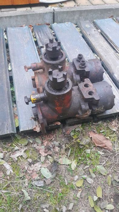 Przekładnia kątowa z silnikiem hydraulicznym pompa LOHR Kassbohrer