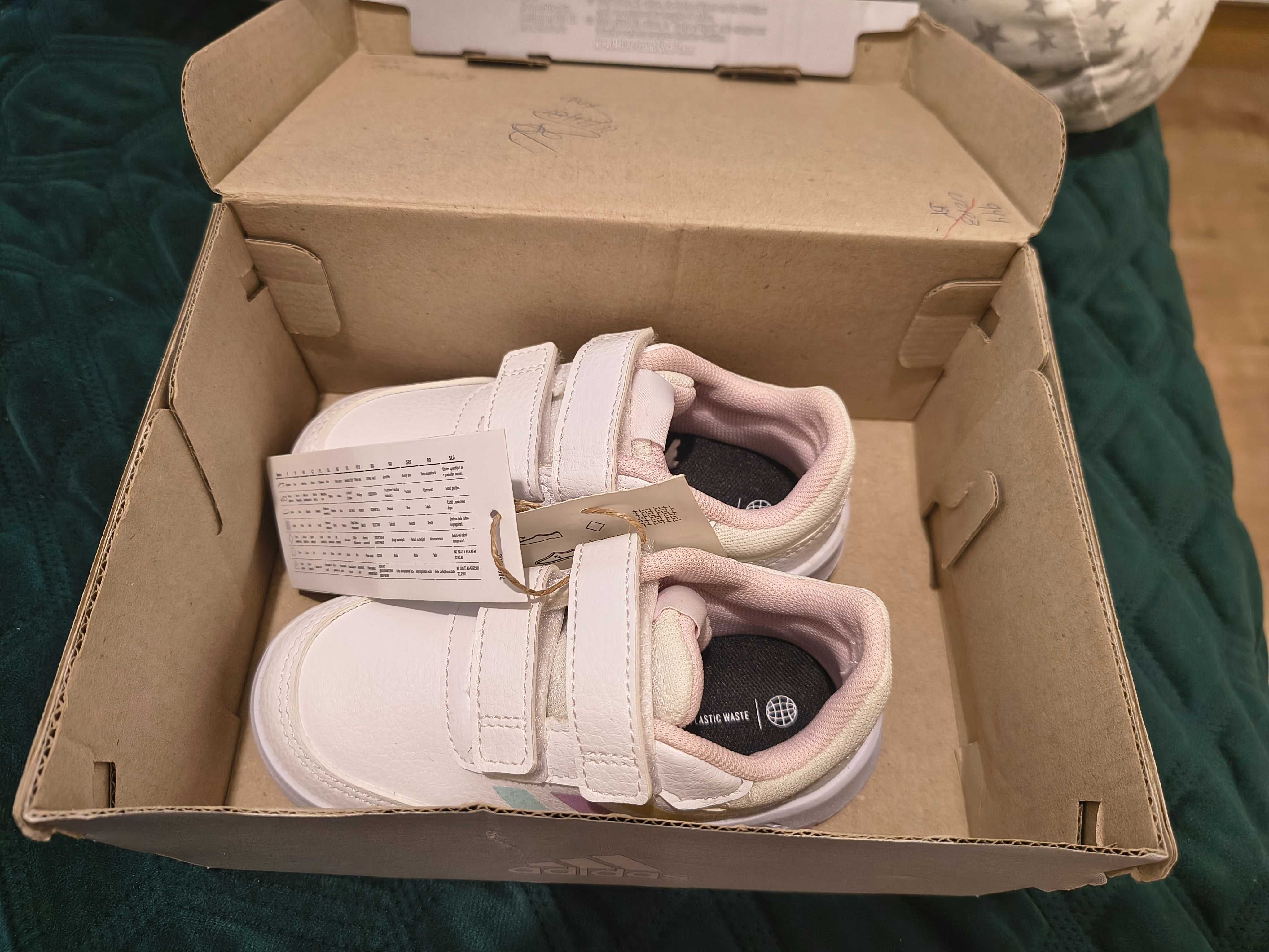 Tênis adidas de criança novos
