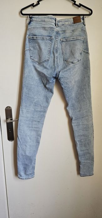 Conjunto de 4 pares de calças