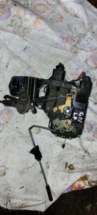 Zamek lewy przód Volkswagen Golf IV