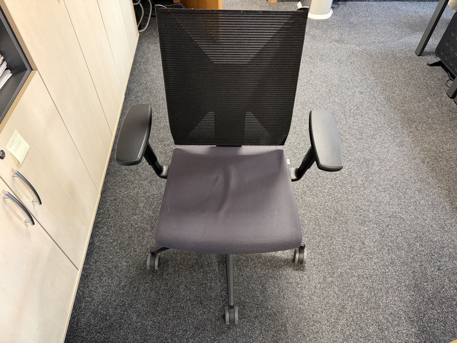 Zestaw mebli biurowych