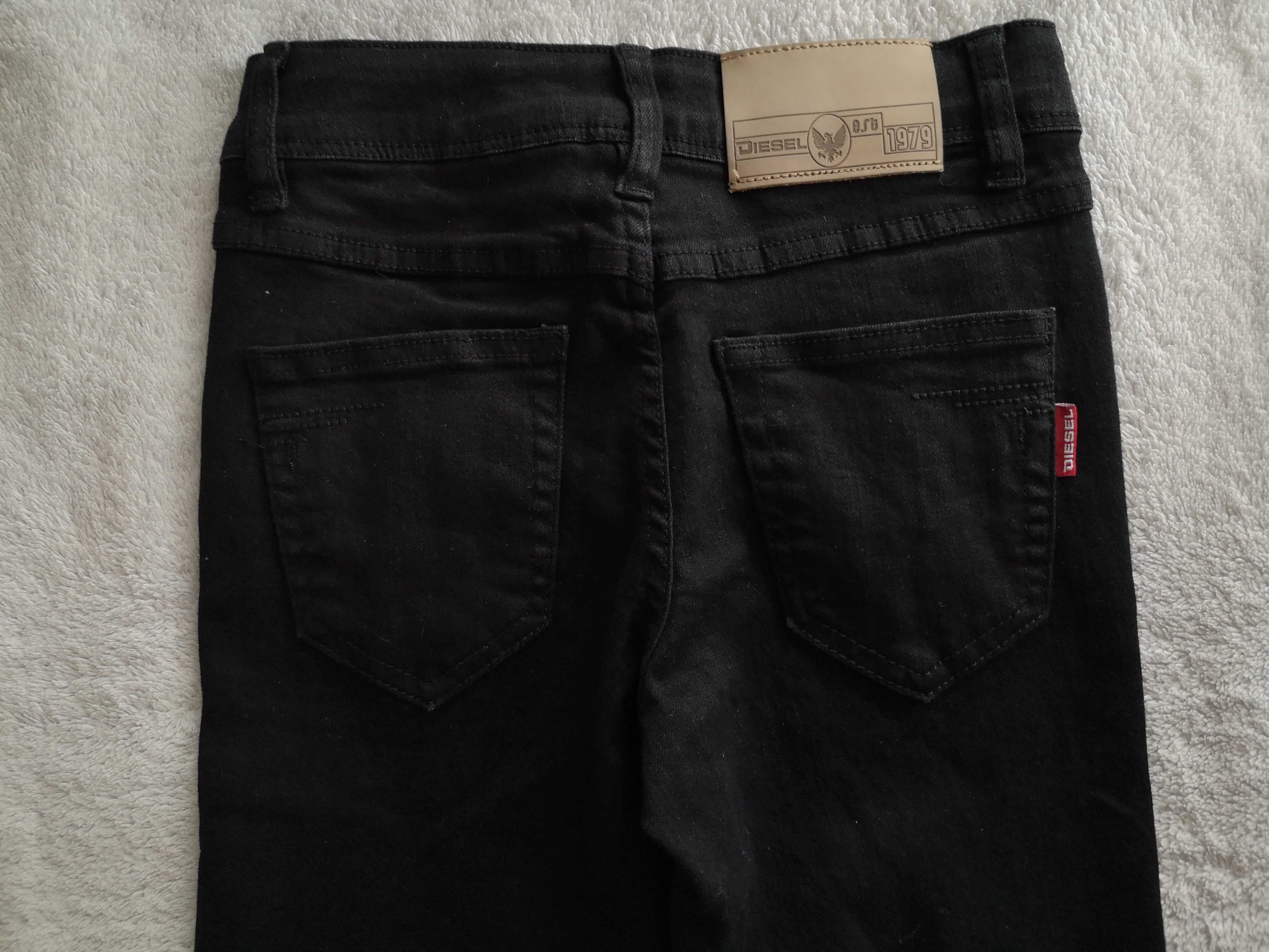Czarne spodnie jeansowe jeansy Diesel 122 - 128 jak nowe