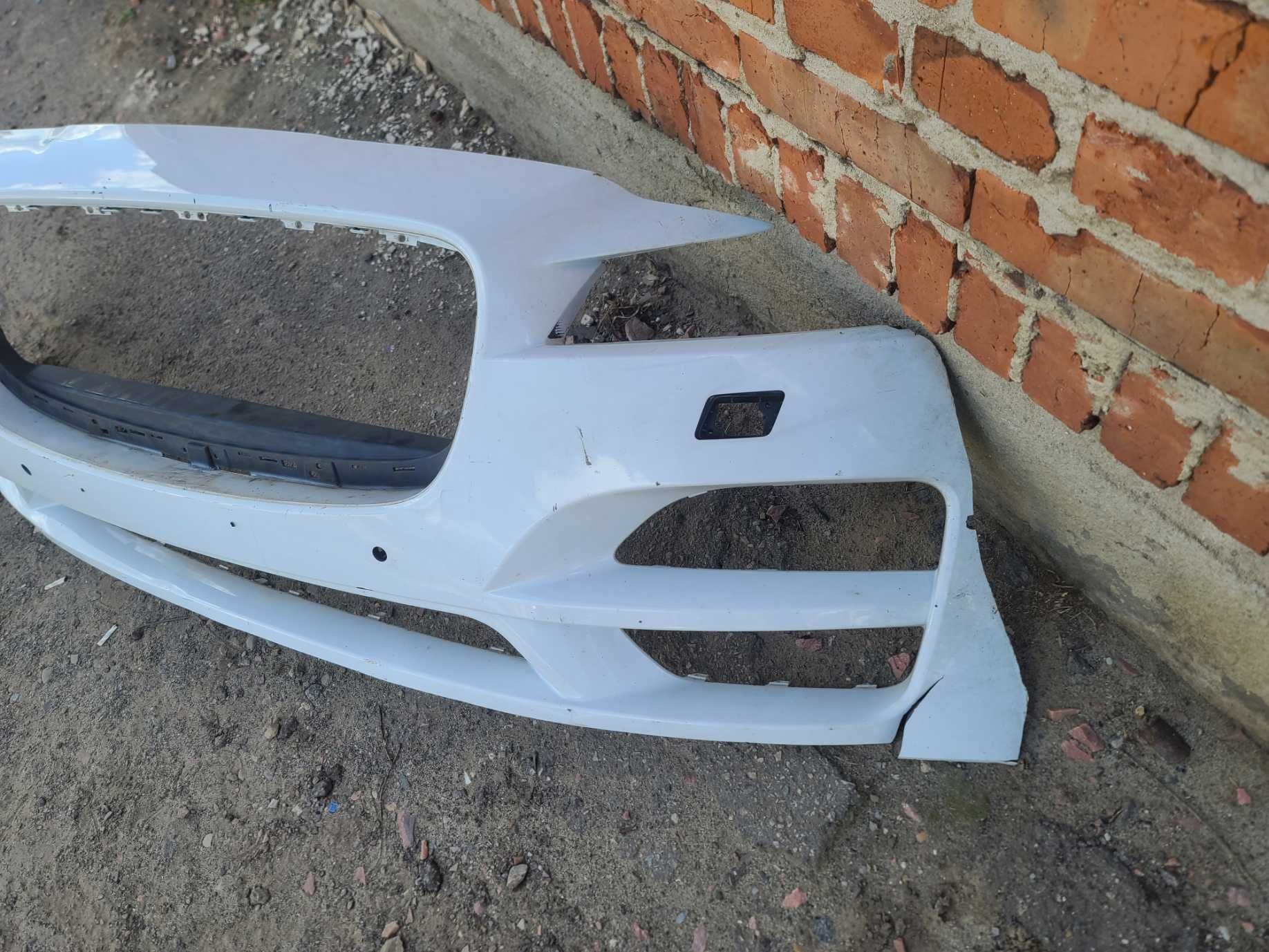 бампер передній половинка права HK8317F003A jaguar f-pace