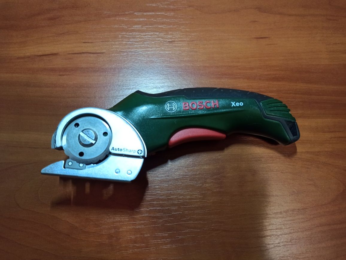 Резак(ножницы) для линолеума Bosch XEO