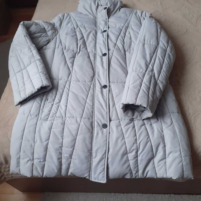 oddam za darmo damską kurtkę zimową w bardzo dobrym stanie.