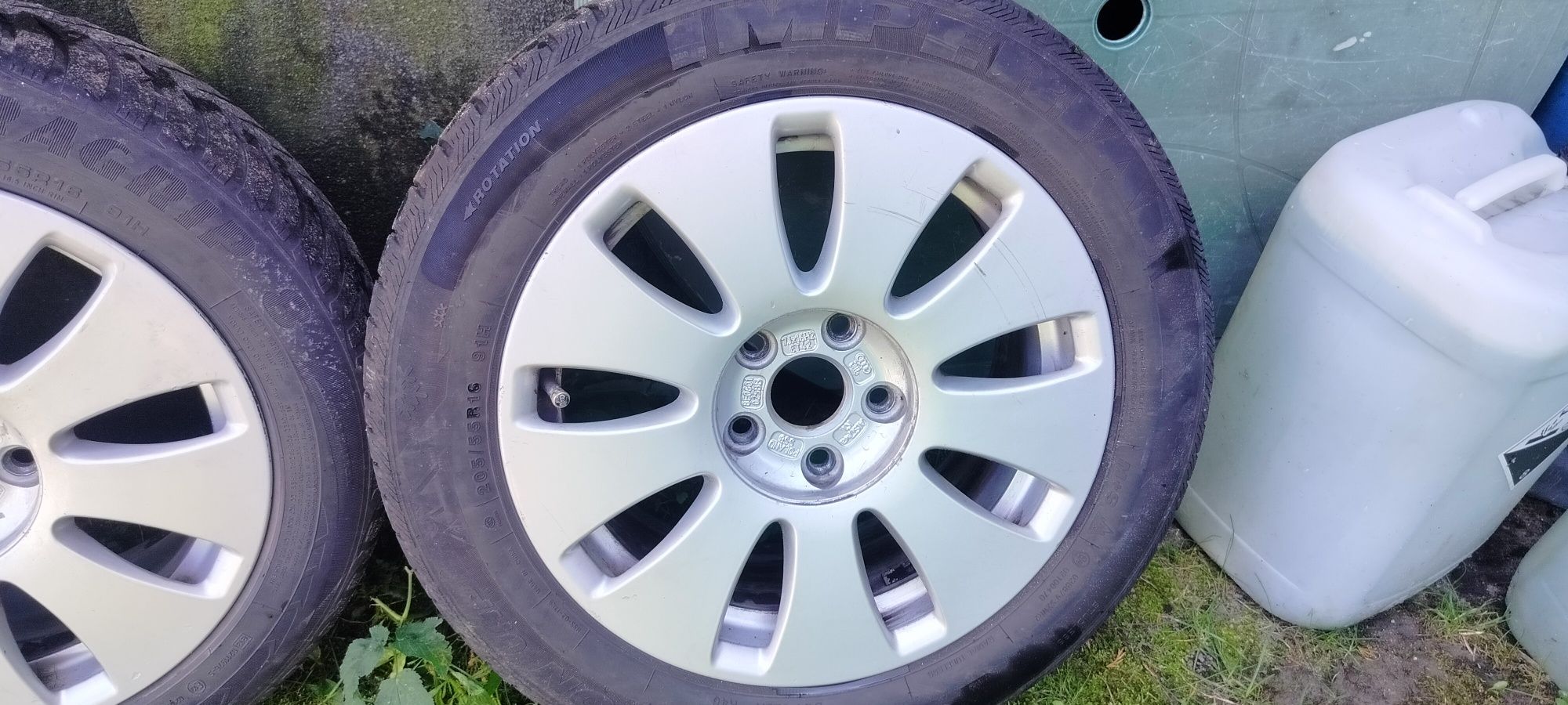 Felgi koła  ET42 16 z oponami audi