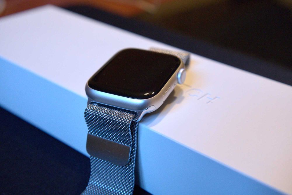 Apple Watch Series 7, 45mm, Loop Milanesa c/ Fatura [Semi novo]