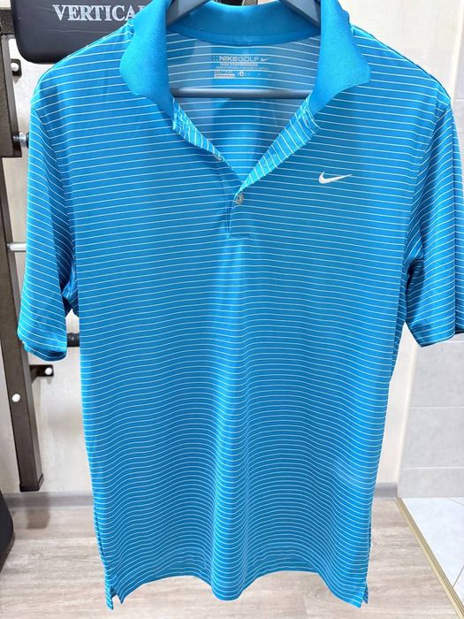 Продам футболку Nike