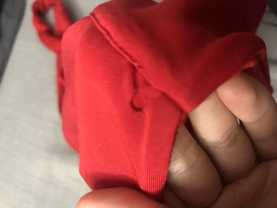 Ліф червоний у рубчик з завязками на кнопках М