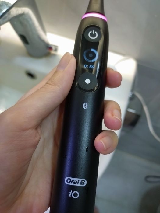 Електрична Зубна щітка IO Oral-B 6. Усього 3 місяці використання