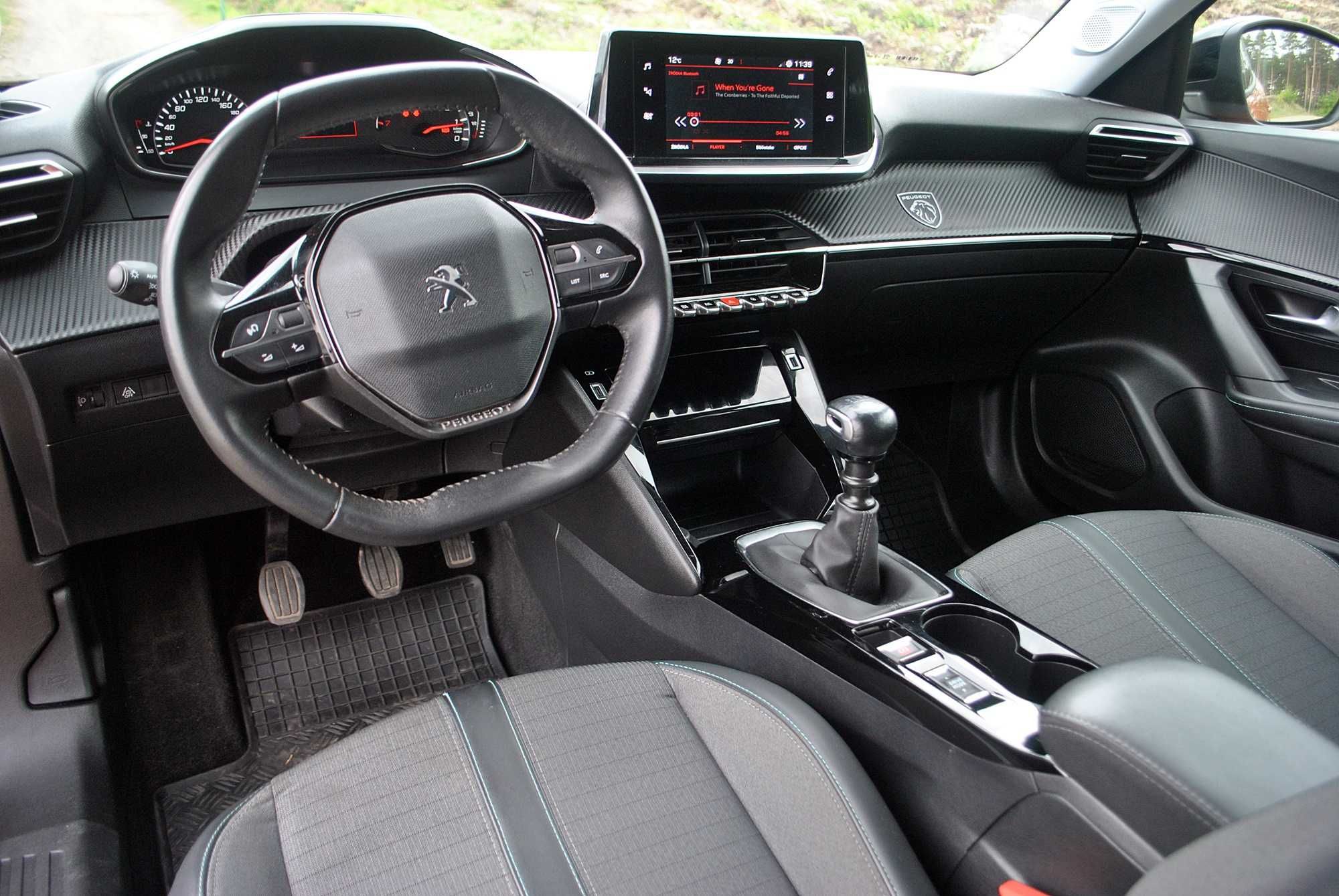 Peugeot z 2022 roku polski salon bezwypadkowy Allure Pack S&S