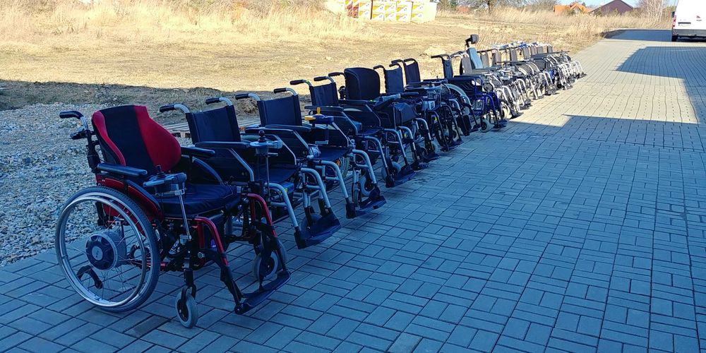 Wózek inwalidzki E-fix 25 lekki z napędem wypinany aku składany