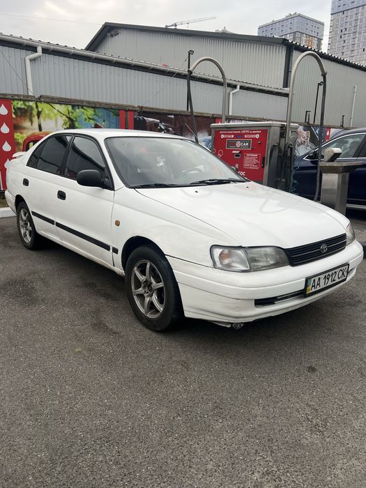 Toyota carina e на ходу