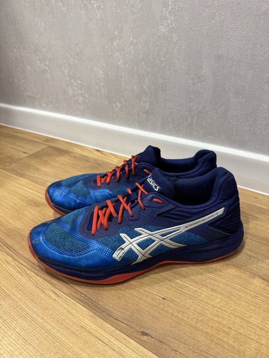 Чоловічі волейбольні кросівки asics