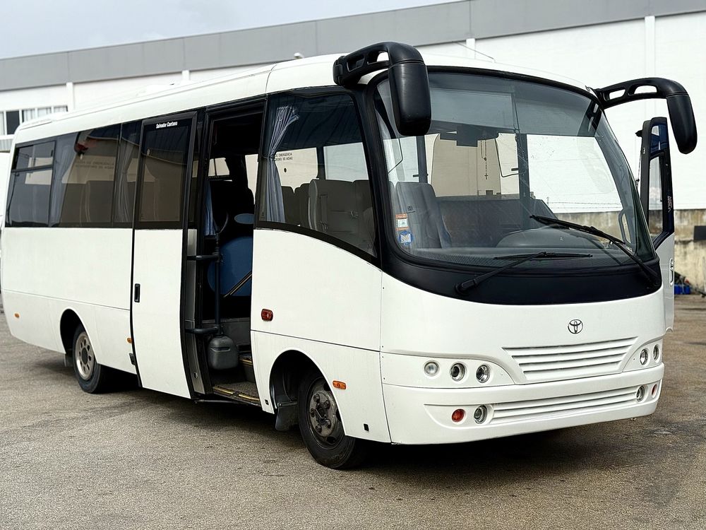 Mini Bus Toyota Optimo 28 lugares