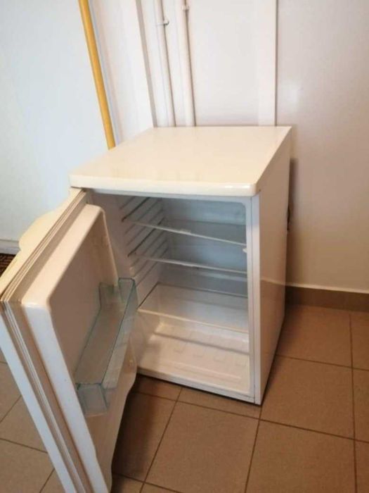 Lodówka mała sprawna