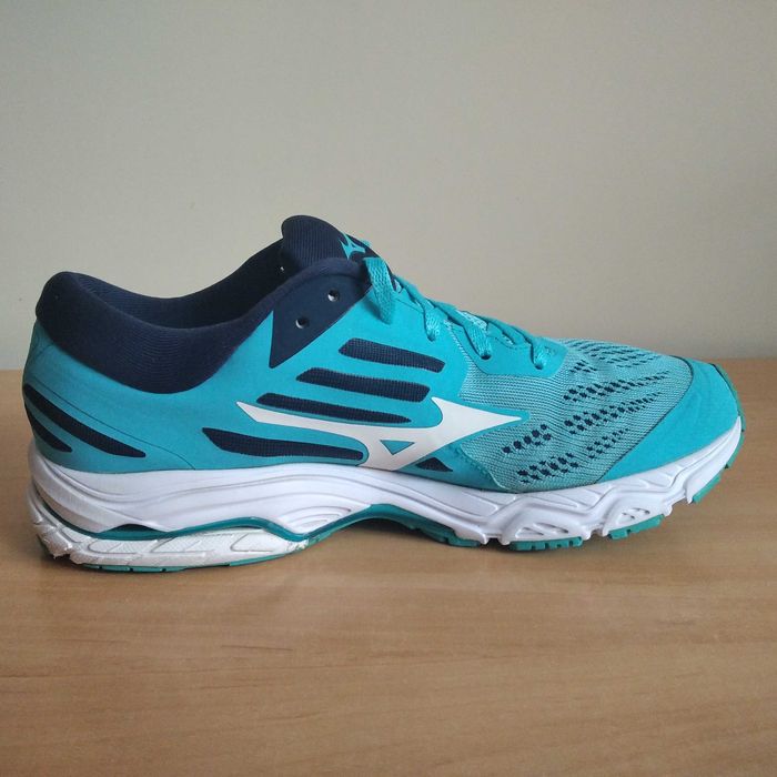 Profesjonalne buty biegowe MIZUNO WAVE STREAM 2 roz.eu-39