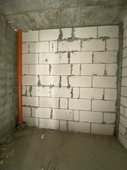 Пропонується до продажу 2-х кімнатна квартира в центрі. Лариса