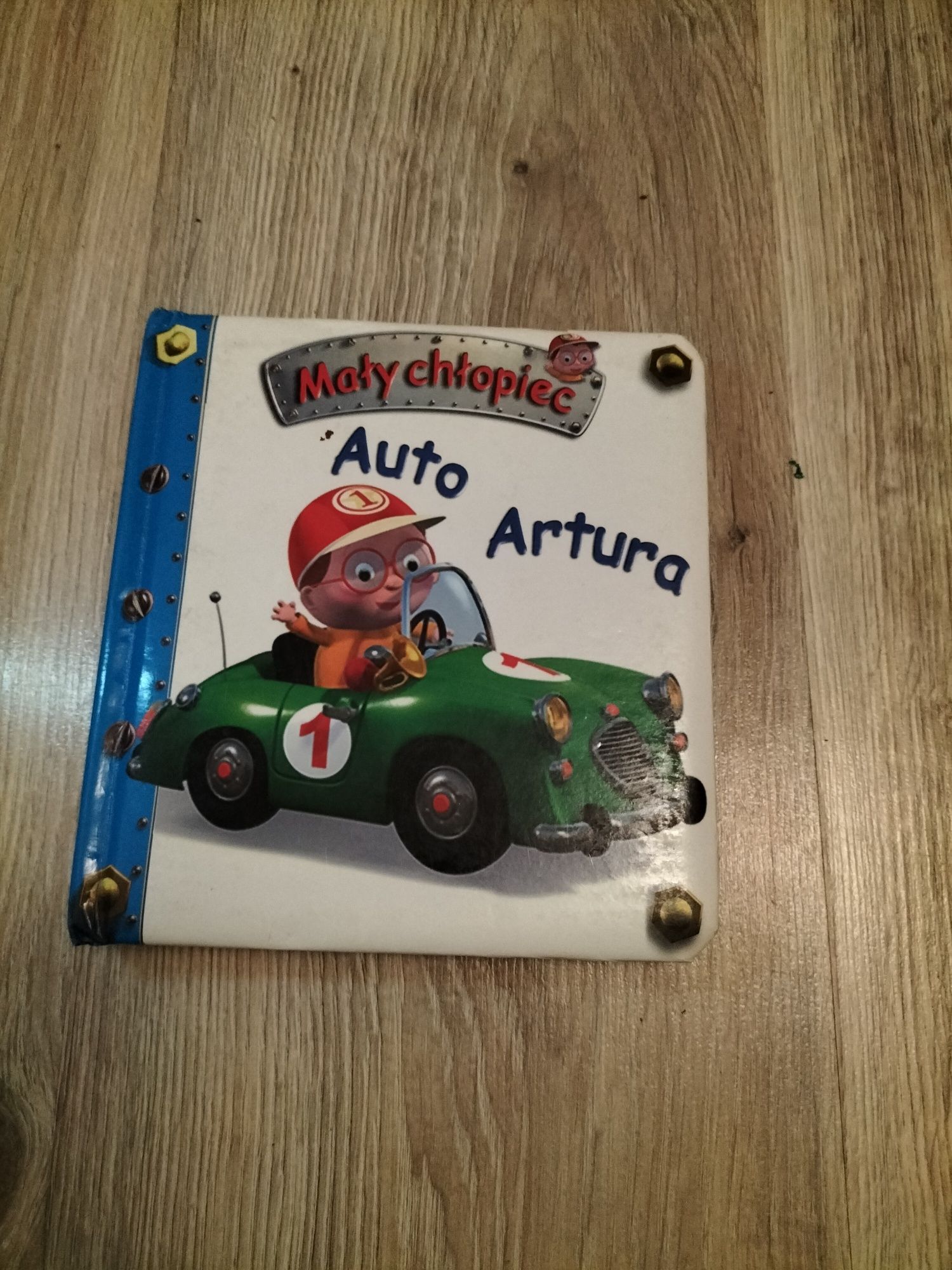 Książka  Auto Artura  Mały Chłopiec