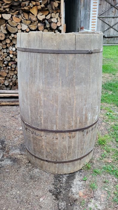 Dębowa beczka wysokość okolo 150