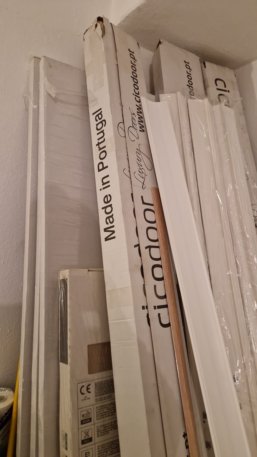 Portas e armação para venda