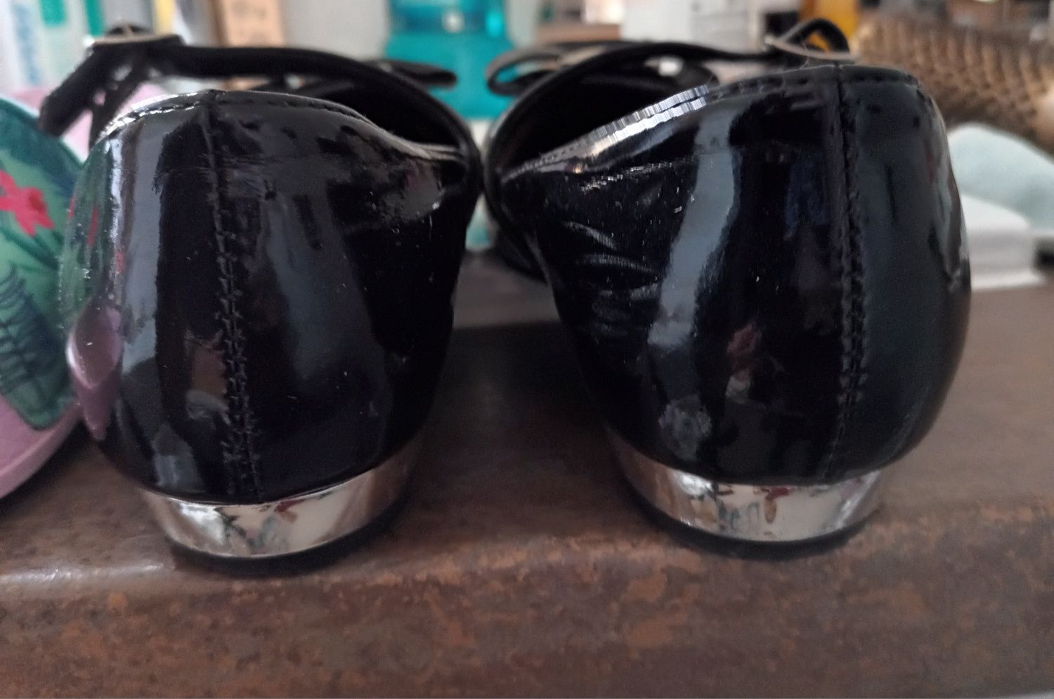 Buty lakierowane czarne 33 plus klapki
