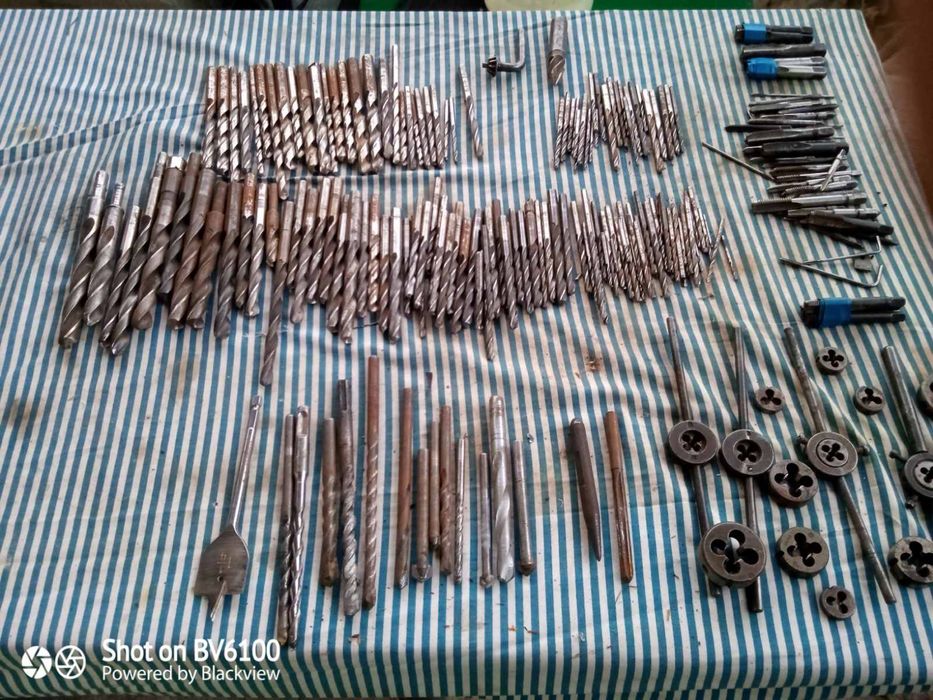 Комплект сверл, мечеків і лєрок